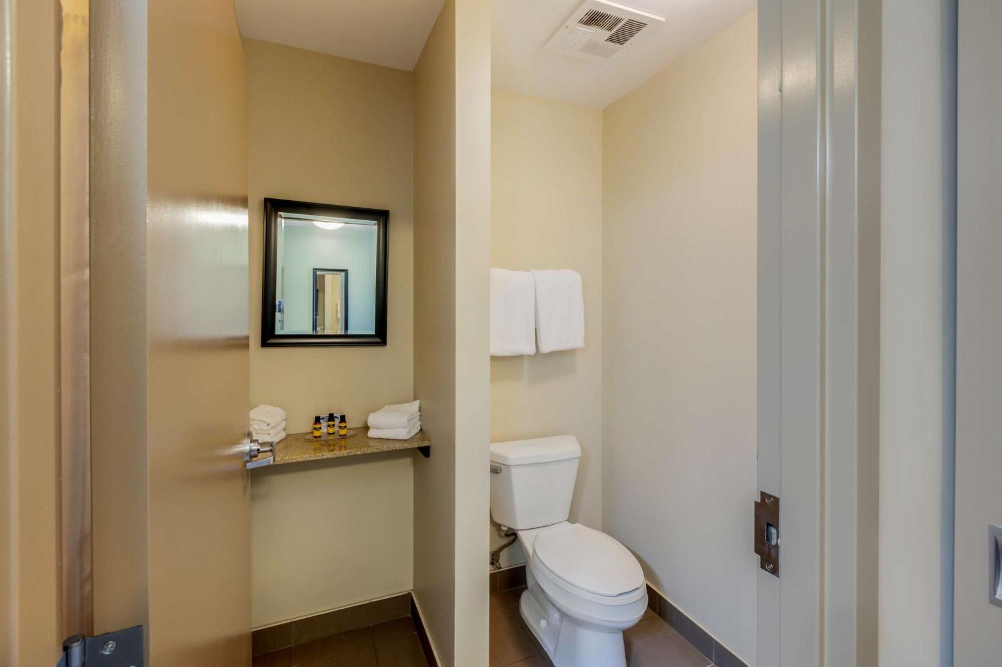 Best Western Plus Walkerton Hotel & Conference Centre 외부 사진