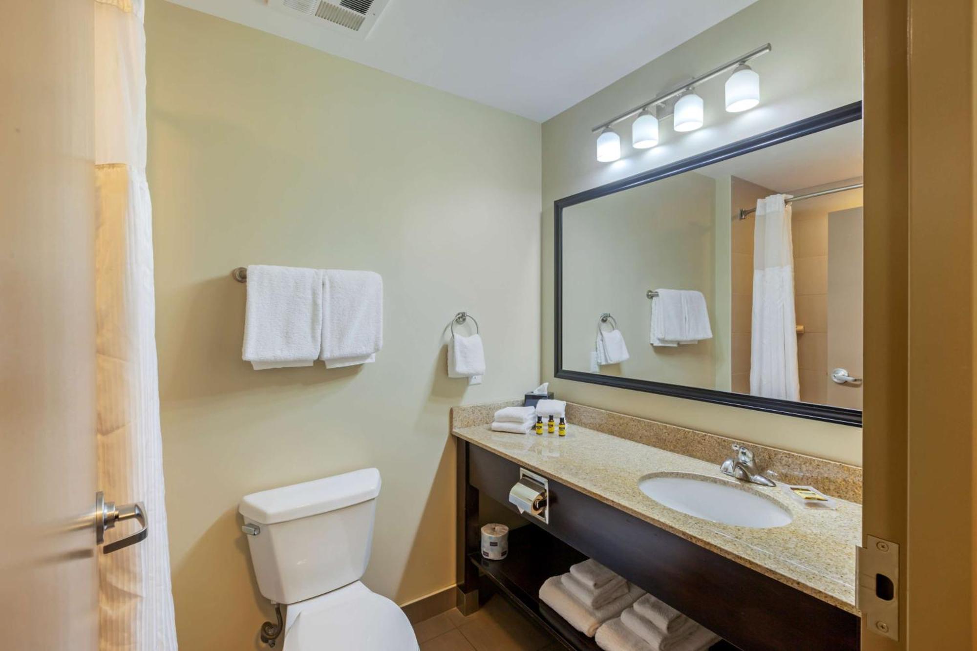 Best Western Plus Walkerton Hotel & Conference Centre 외부 사진