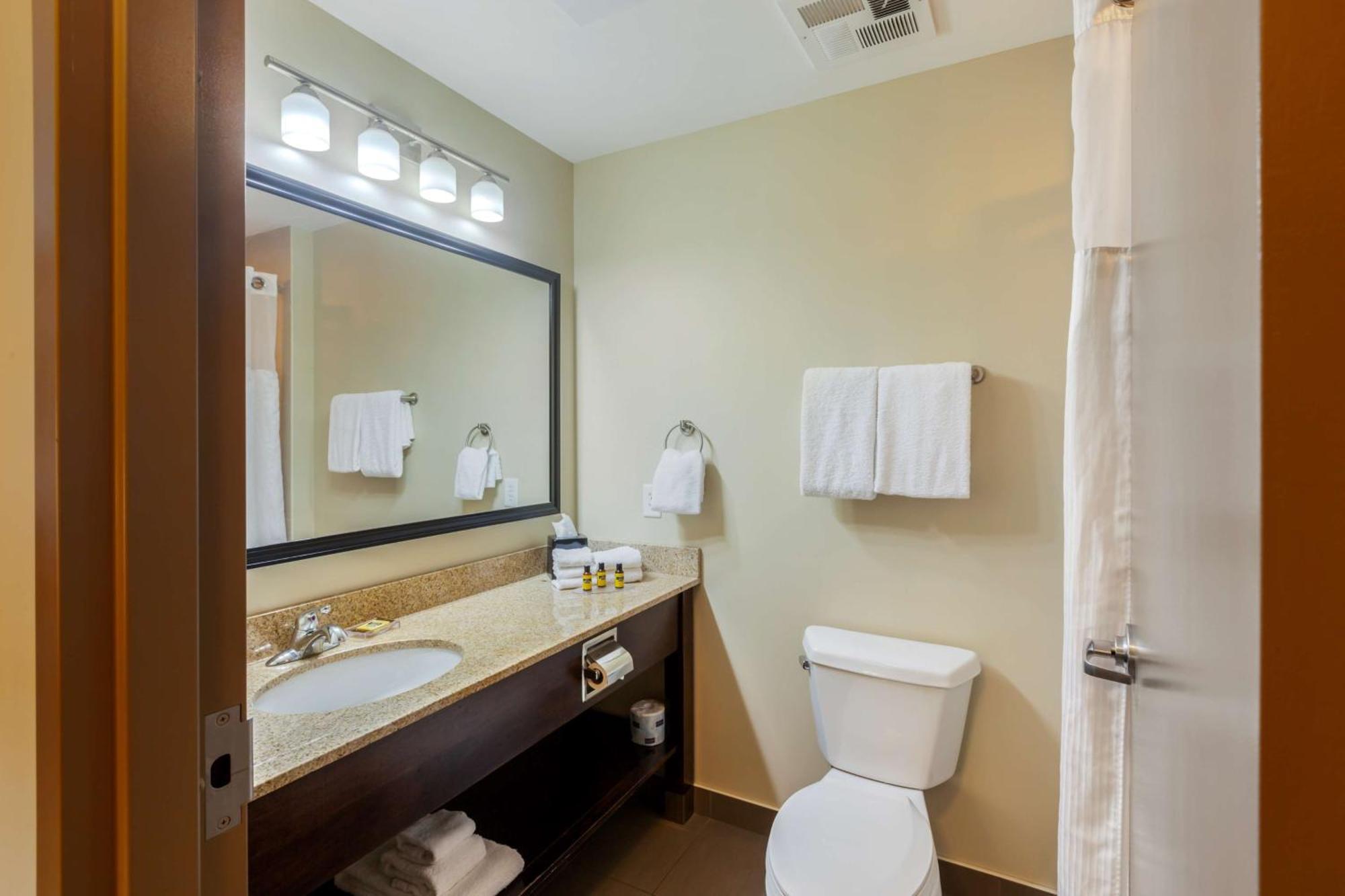 Best Western Plus Walkerton Hotel & Conference Centre 외부 사진