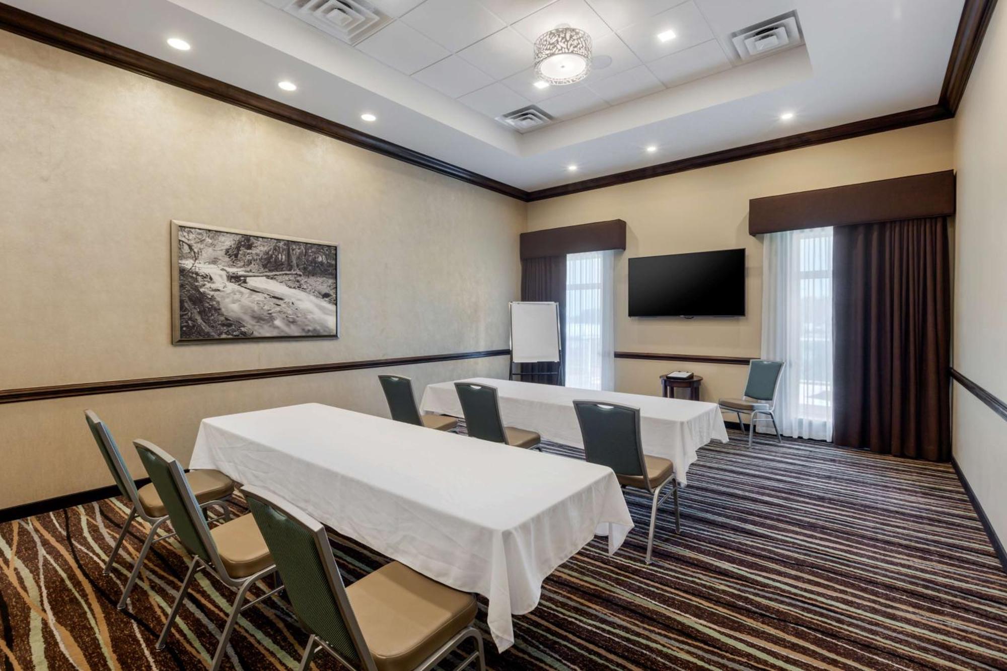 Best Western Plus Walkerton Hotel & Conference Centre 외부 사진